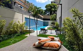 Handy Paraíso condomínio com piscina ao lado do Ibirapuera